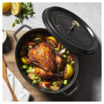 Cocotte ovale nera 31 cm Staub - immagine 8